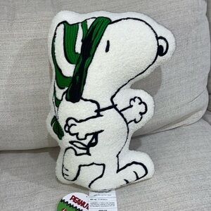 Christmas Holiday Ice Skating Ski Hat Peanuts SNOOPY Pillow NWT